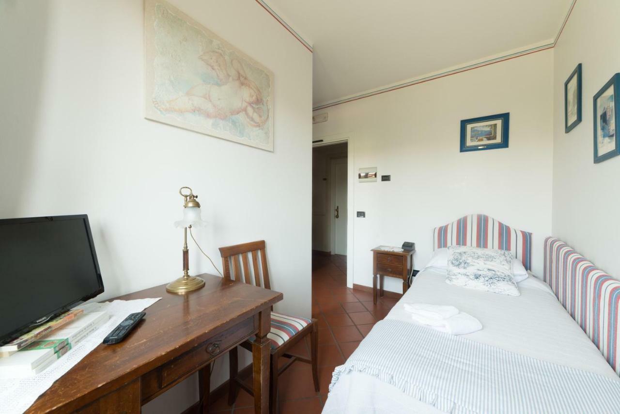 Hotel Florence Manerba del Garda Luaran gambar